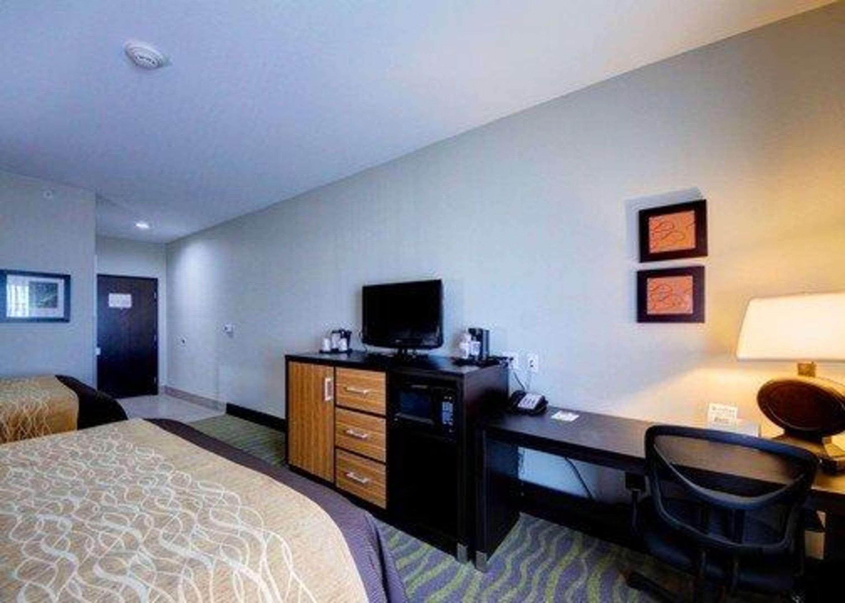 Comfort Inn & Suites Tulsa I-44 West - Rt 66 Exterior photo